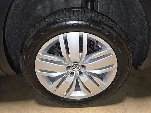 Used 2019 Volkswagen Atlas SE w/ Towing Package image 38