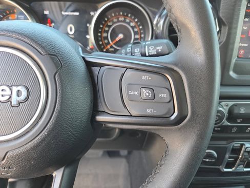 Used 2023 Jeep Wrangler Unlimited Sport AWD/4WD image 34