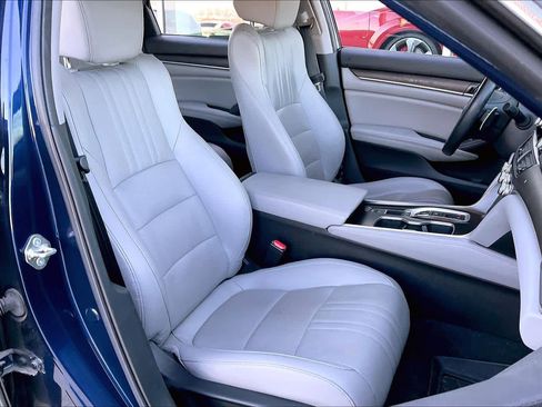Used 2020 Honda Accord Touring image 7