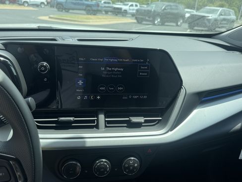 New 2026 Chevrolet Trax LS w/ LS Convenience Package FWD image 23