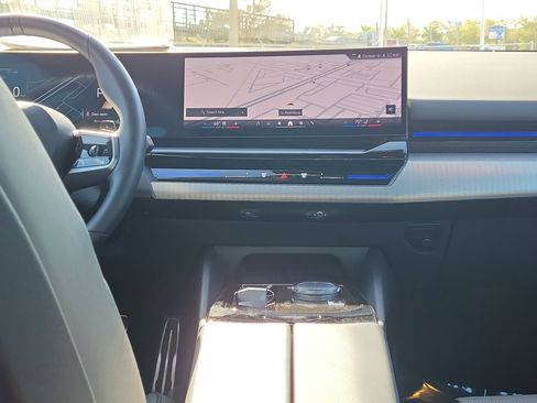 Used 2026 BMW 530i w/ M Sport Package image 15