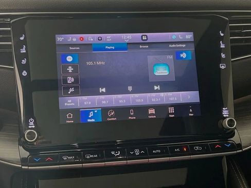 Used 2024 Jeep Wagoneer Series III w/ Premium Group I image 16