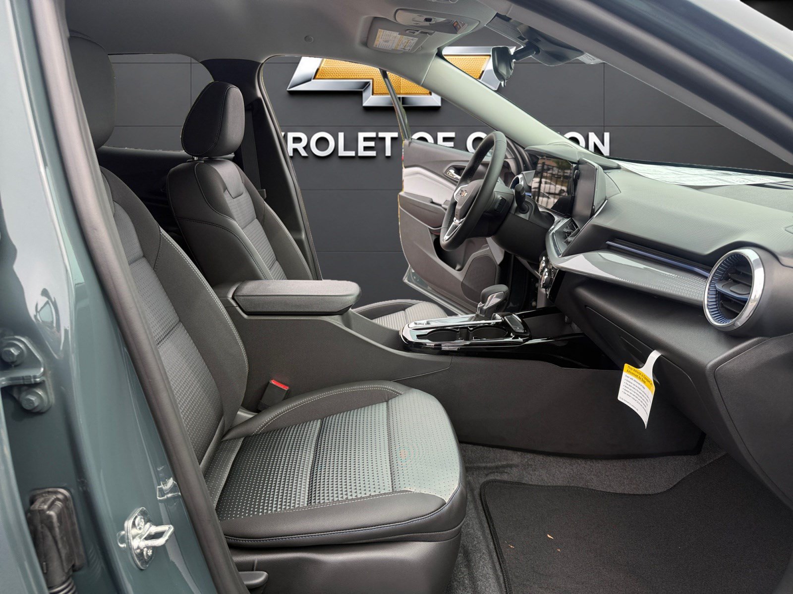 New 2026 Chevrolet Trax LT w/ LT Convenience Package FWD image 13