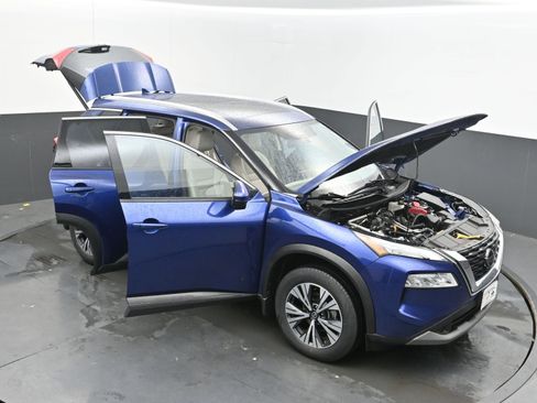 Used 2021 Nissan Rogue SV w/ Premium Package image 32