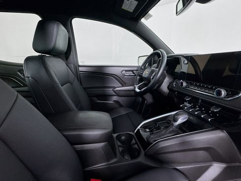 Used 2024 Chevrolet Colorado LT w/ LT Convenience Package III image 28