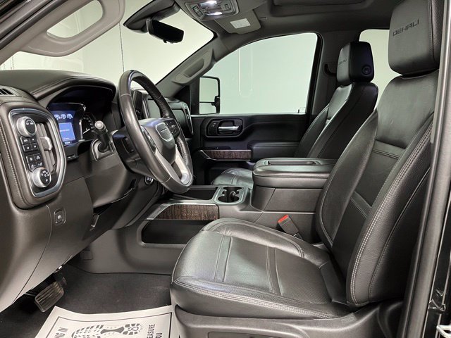 Used 2022 GMC Sierra 3500 Denali w/ Denali Ultimate Package AWD/4WD image 21