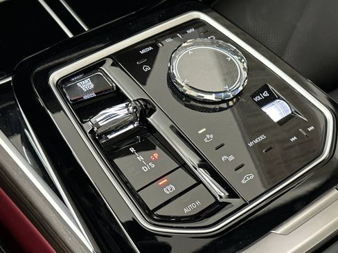 Certified 2023 BMW 740i image 26