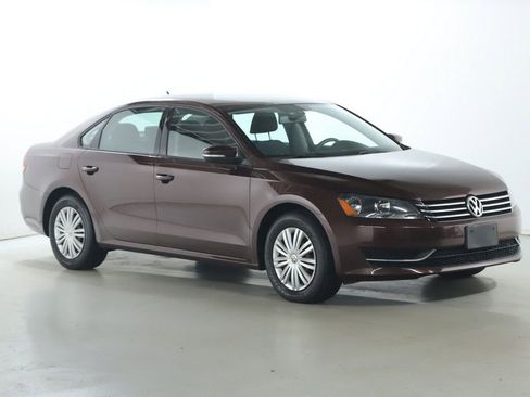 Used 2014 Volkswagen Passat 2.5 S image 9