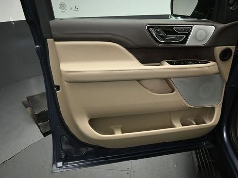 Certified 2023 Lincoln Navigator Reserve AWD/4WD image 21