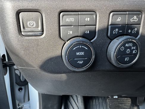 Used 2024 Chevrolet Silverado 1500 LTZ w/ LTZ Premium Package image 18