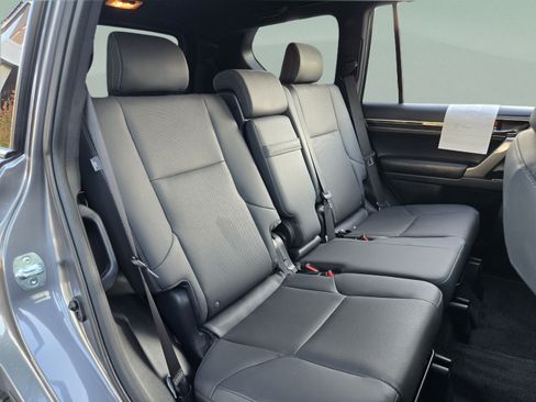 Certified 2021 Lexus GX 460 Premium w/ Premium Package AWD/4WD image 23