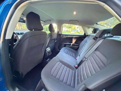 Used 2018 Ford Fusion SE FWD image 9