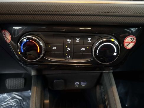 Used 2024 Chevrolet TrailBlazer LT image 30