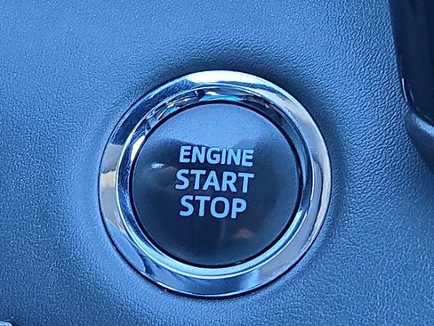 Used 2022 Toyota Highlander XLE image 18