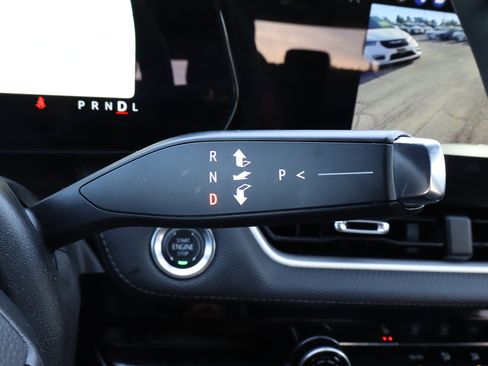 Used 2025 Chevrolet Equinox LT image 26