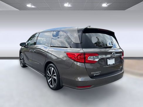 Used 2019 Honda Odyssey Elite image 3