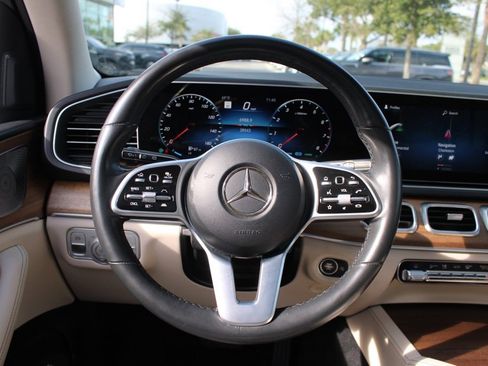 Used 2022 Mercedes-Benz GLE 450 4MATIC w/ AMG Line Exterior image 16