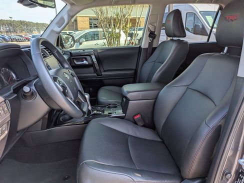 Used 2022 Toyota 4Runner TRD Off-Road Premium image 21