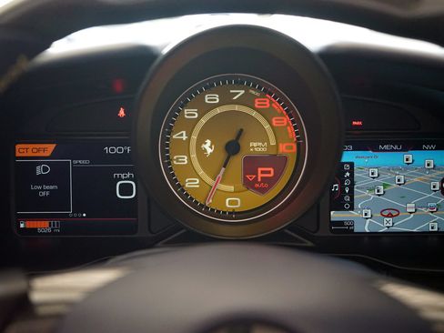 Used 2022 Ferrari F8 Tributo RWD image 16