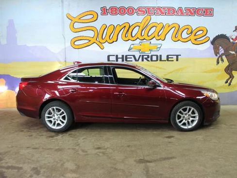 Used 2015 Chevrolet Malibu LT image 1