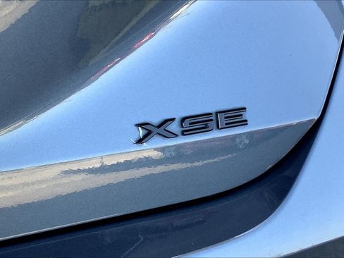 Used 2019 Toyota Avalon XSE w/ All Weather Liner Package FWD image 9