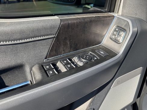 Used 2023 Ford F250 Lariat w/ Lariat Ultimate Package image 13