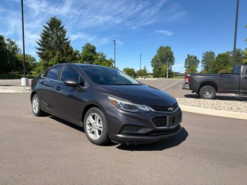 Used 2017 Chevrolet Cruze LT FWD image 7