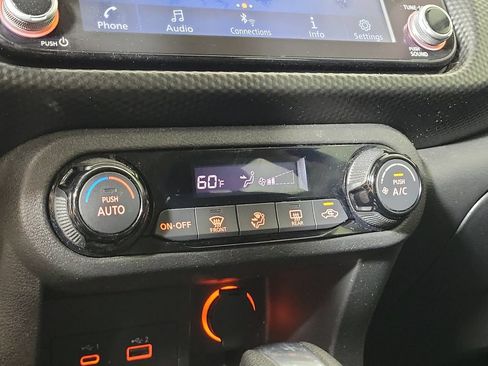 Used 2022 Nissan Kicks SV FWD image 21