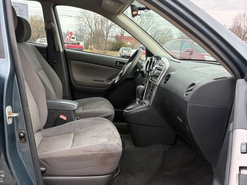 Used 2008 Pontiac Vibe w/ Preferred Package image 11