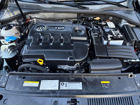 Used 2015 Volkswagen Passat TDI SE FWD image 30