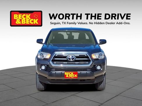 Used 2017 Toyota Tacoma SR5 image 2