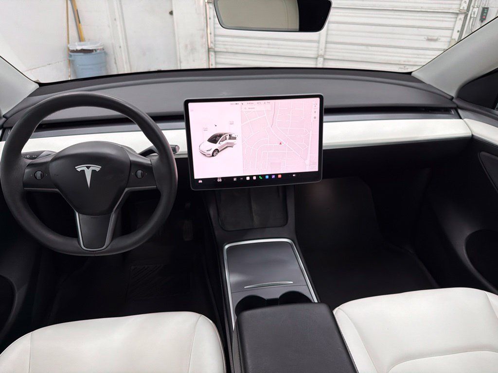 Used 2022 Tesla Model Y Long Range AWD/4WD image 24
