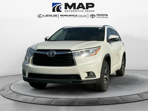 Used 2016 Toyota Highlander XLE image 1