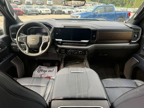 Used 2024 Chevrolet Silverado 2500 High Country w/ High Country Premium Package AWD/4WD image 16