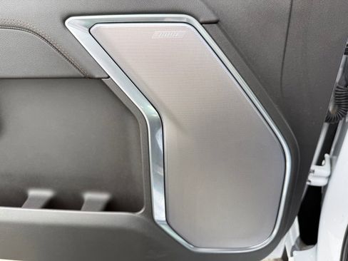 Used 2025 Chevrolet Silverado 2500 High Country w/ Technology Package image 17