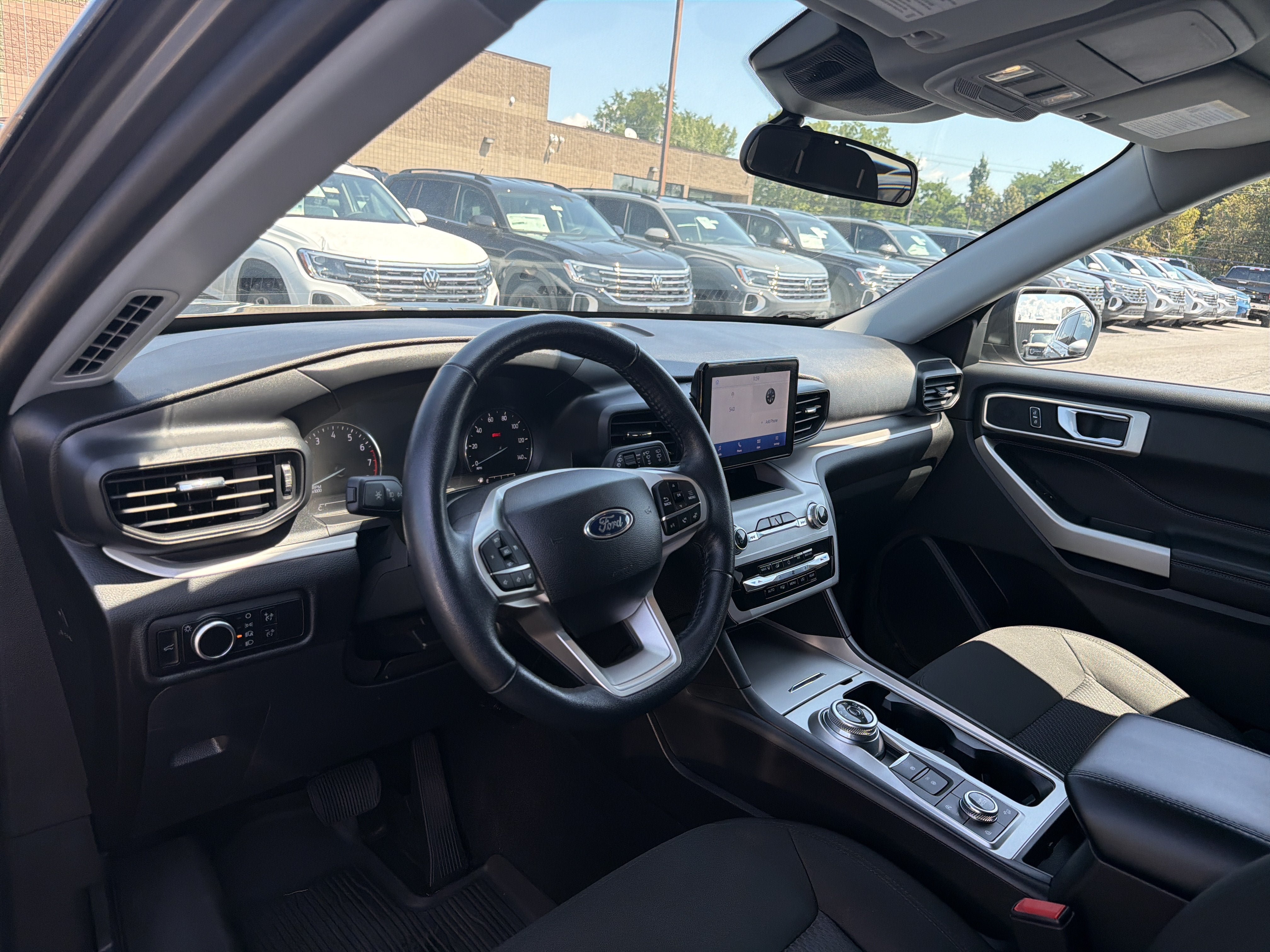 Used 2023 Ford Explorer XLT w/ Class IV Trailer Tow Package AWD/4WD image 8
