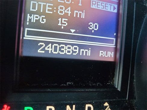 Used 2014 Chrysler Town & Country Touring image 12