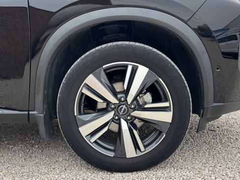 Used 2023 Nissan Rogue SL w/ SL Premium Package image 16