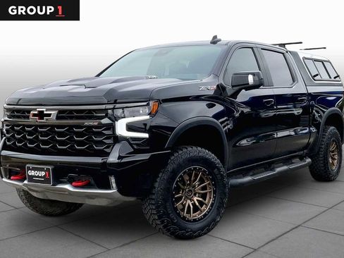 Used 2024 Chevrolet Silverado 1500 ZR2 w/ Technology Package AWD/4WD image 1