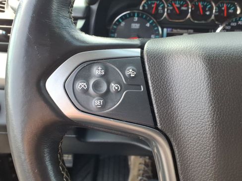 Used 2018 Chevrolet Suburban LT image 16