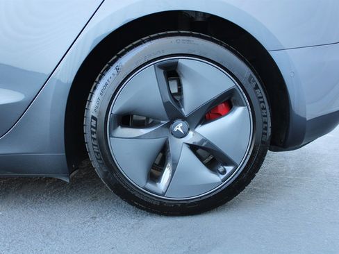 Used 2018 Tesla Model 3 Long Range AWD/4WD image 10