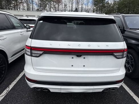 Used 2025 Lincoln Aviator Reserve w/ Equipment Group 201A image 16