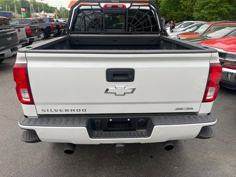 Used 2017 Chevrolet Silverado 1500 LTZ Z71 w/ LTZ Plus Package AWD/4WD image 5