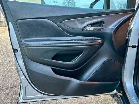 Used 2021 Buick Encore Preferred image 26