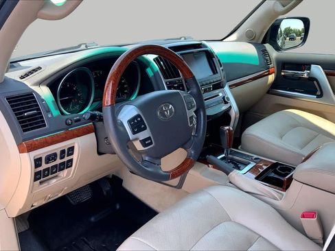 Used 2013 Toyota Land Cruiser AWD/4WD image 18