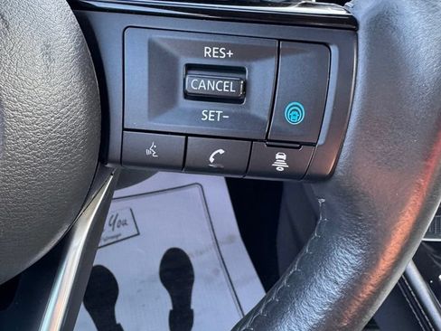 Used 2021 Nissan Rogue Platinum FWD image 33