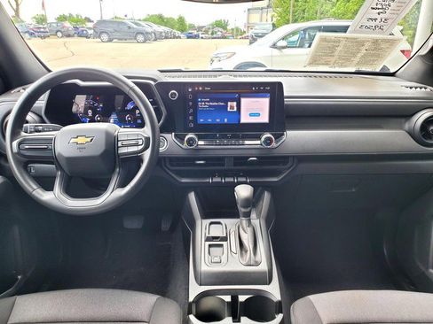 Used 2024 Chevrolet Colorado W/T RWD image 8