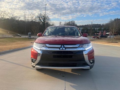 Used 2017 Mitsubishi Outlander SE image 7