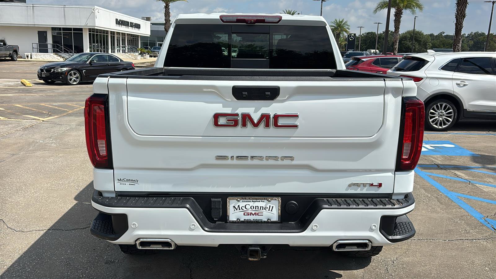 Used 2023 GMC Sierra 1500 AT4 w/ AT4 Premium Package AWD/4WD image 6