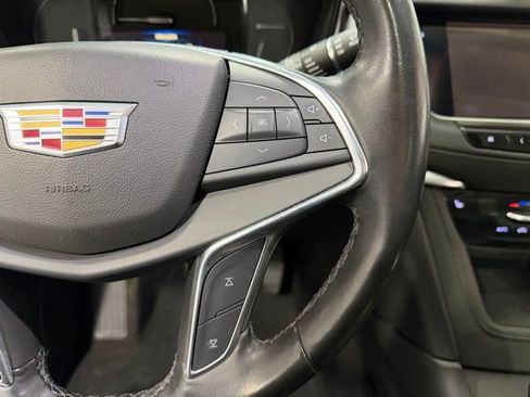 Used 2019 Cadillac XT5 Luxury w/ LPO, Black Ice Package AWD/4WD image 16